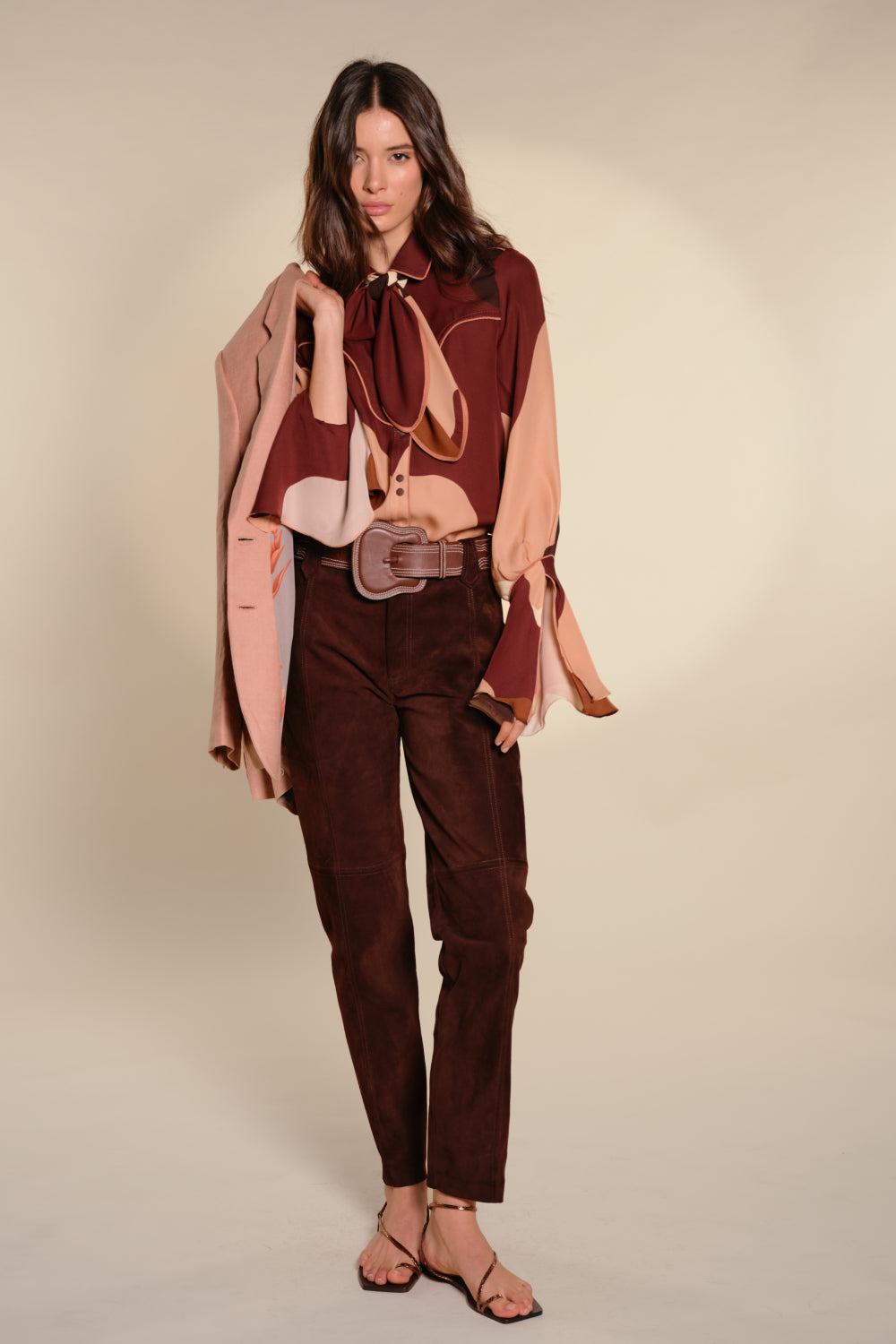 Stile e comfort: scopri i pantaloni di tendenza per l'autunno 2025 103